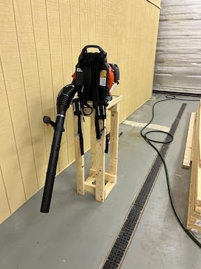 Husqvarna 350BT Gas Leaf Blower, 50.2-cc 2.1-HP 2-Cycle, 692-CFM, 180-MPH customer photo 2