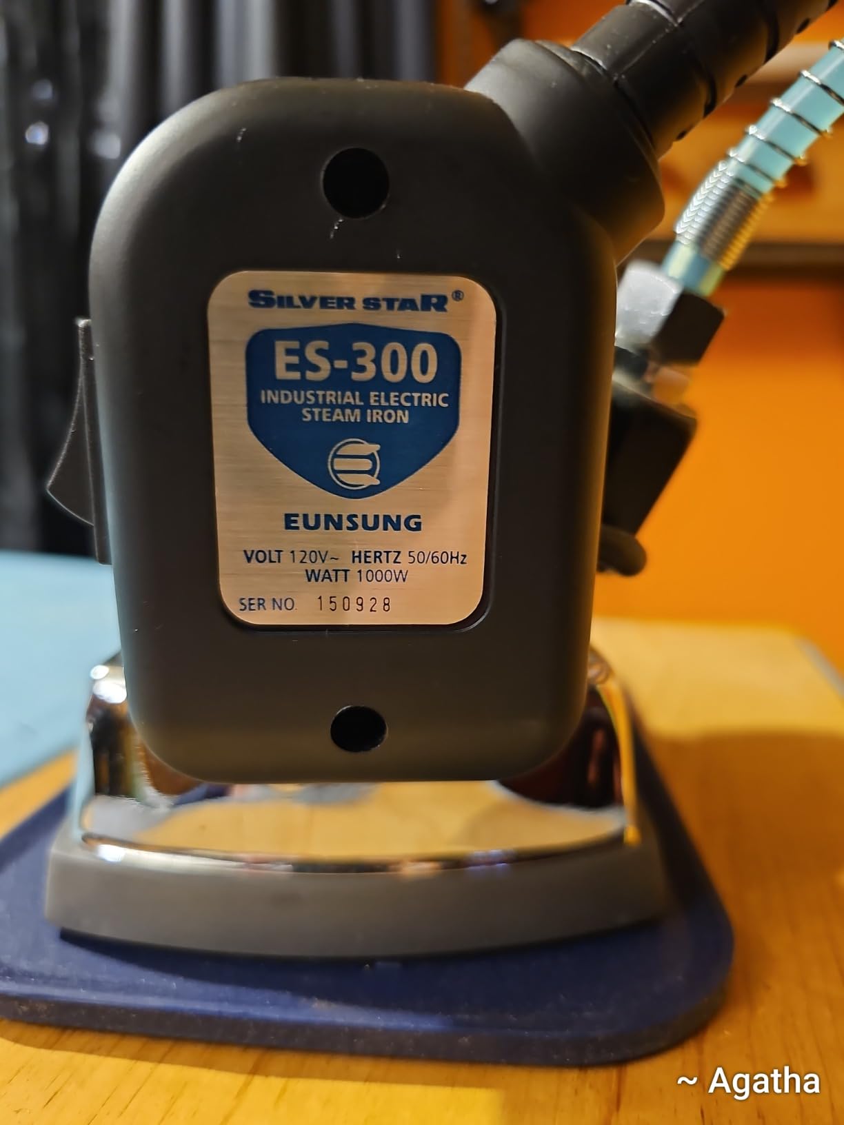 Gravity-Feed Steam Iron ~ Silver star ES-90 customer photo 1