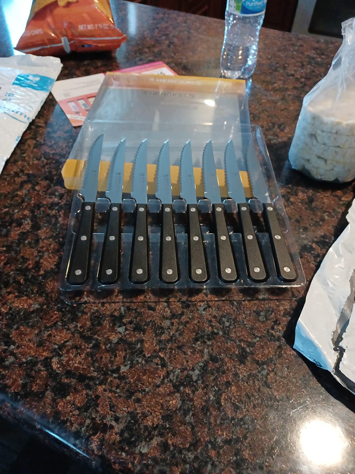 HENCKELS Razor-Sharp Steak Knives Set of 8, German Engineered | Micro Serrated Edges, Dishwasher Safe customer photo 1