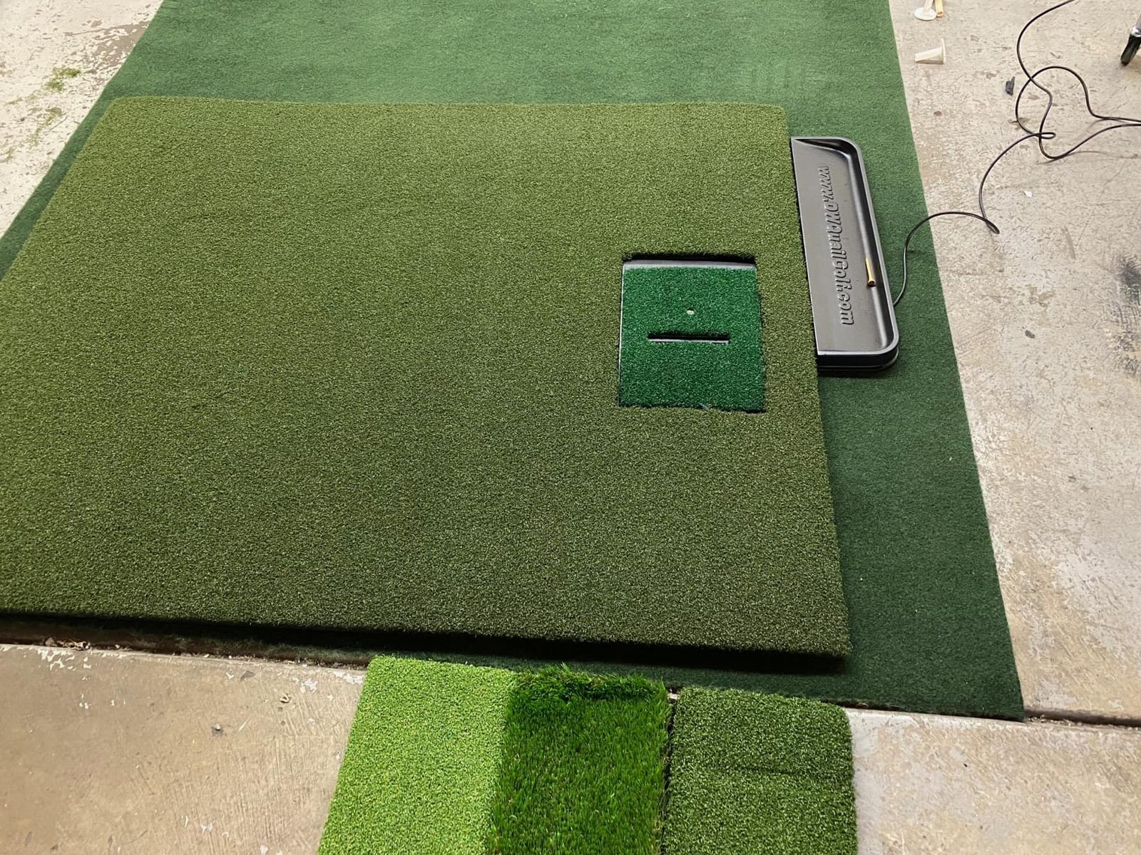 Dura-Pro Premium Turf Indoor/Outdoor Golf Mat. Bonus Tray + 3 Tees customer photo 1