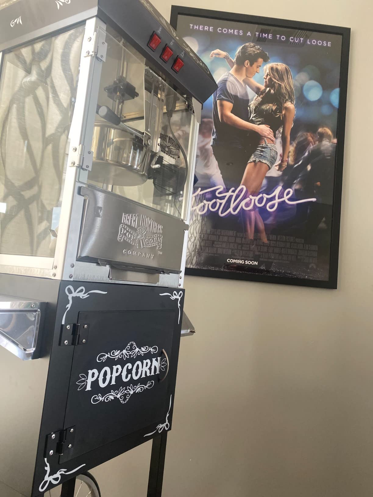 Great Northern Popcorn Foundation 8oz Popcorn Machine Cart on Wheels, Black | Movie Theater Style Vintage Popcorn Maker Machine with Cart and Stainless Steel Kettle that Makes up to 48 Cups customer photo 1
