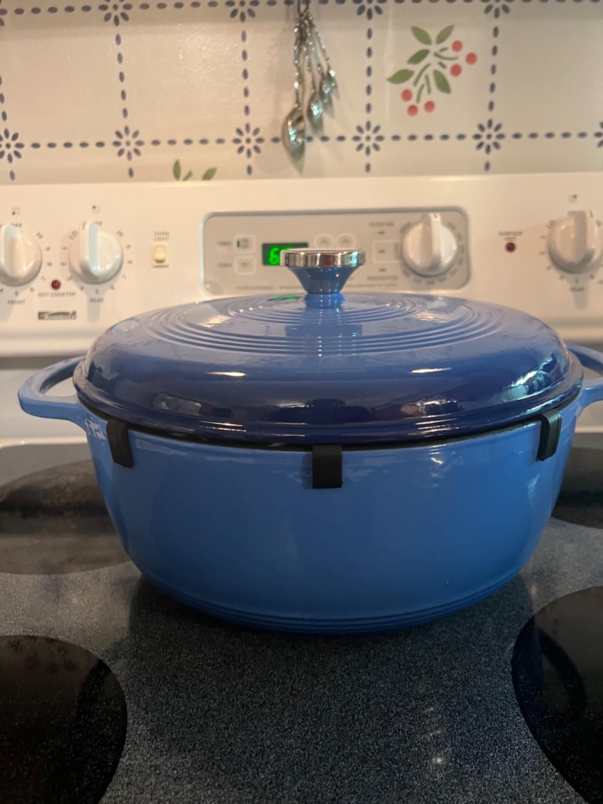 Lodge Essential Enamel Cast Iron Dutch Oven, 7.5 Quart, Island Spice Red | Oven-Safe Enamel Cookware up to 500° F, Heat-Retaining Braising & Roasting Pot, PFAS-Free & Induction-Safe customer photo 2