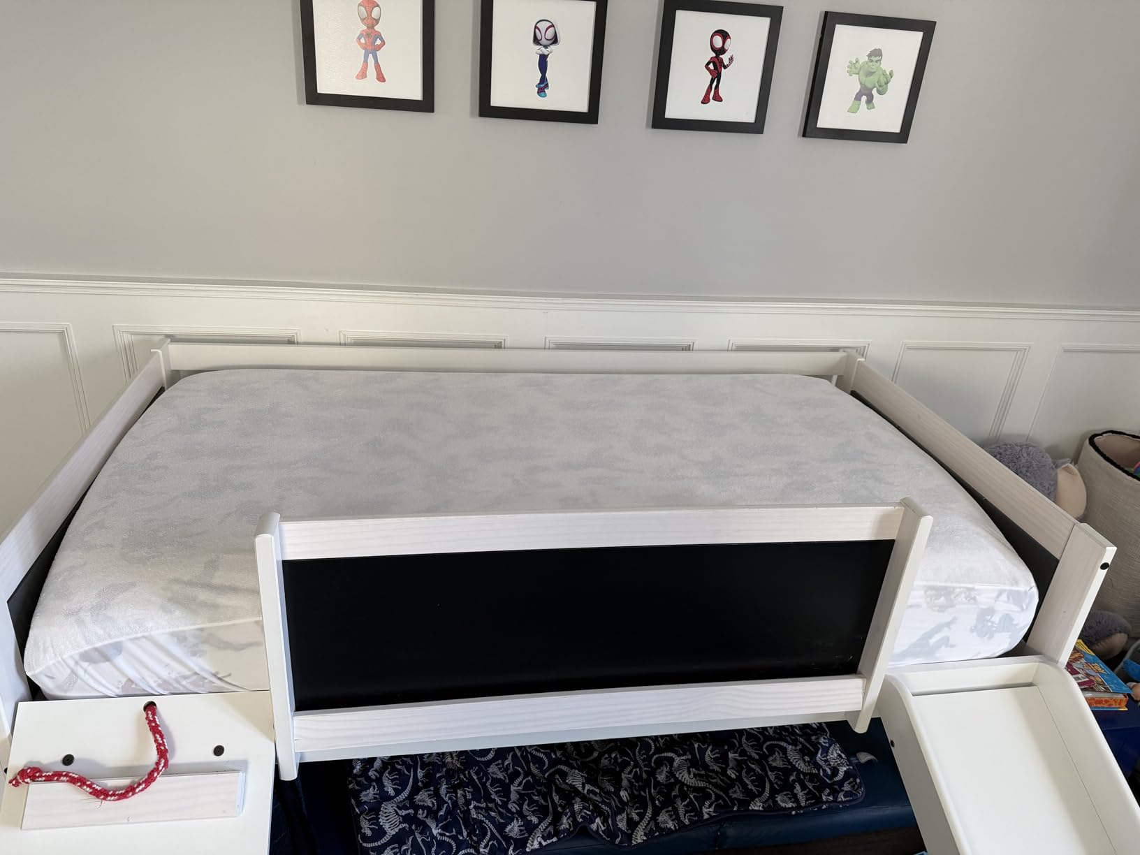 SafeRest Waterproof Queen Size Mattress Protector | Fitted with Stretchable Pockets, Machine Washable, Cotton Blend Mattress Cover for Bed customer photo 1