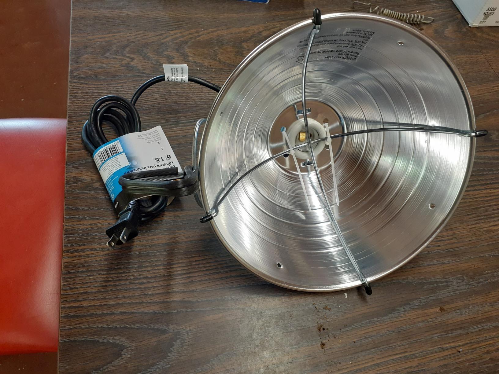 Woods Clamp Lamp with 10 Inch Reflector and Bulb Guard (300 Watt Bulb, 6 Foot Cord) customer photo 2