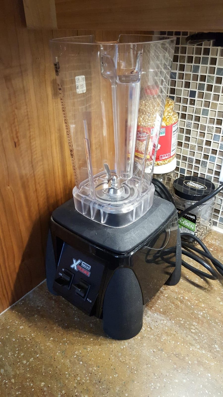 Waring Commercial MX1000XTX 3.5 HP Blender with Paddle Switches, Pulse Feature and a 64 oz. BPA Free Copolyester Container, 120V, 5-15 Phase Plug, Black customer photo 2