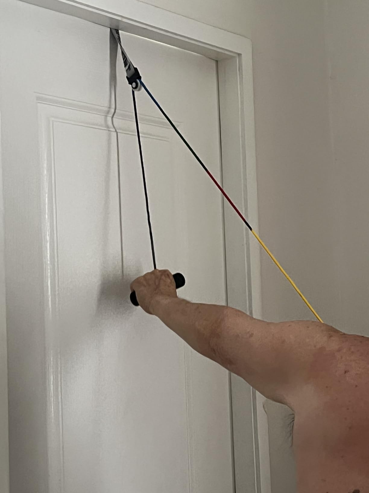 THERABAND Shoulder Pulley, Overhead Shoulder Pulley for Physical Therapy, Over the Door Pulley with Foam Handles and Color Coded Rope for Increasing Range of Motion, Overdoor System for Rehabilitation customer photo 2