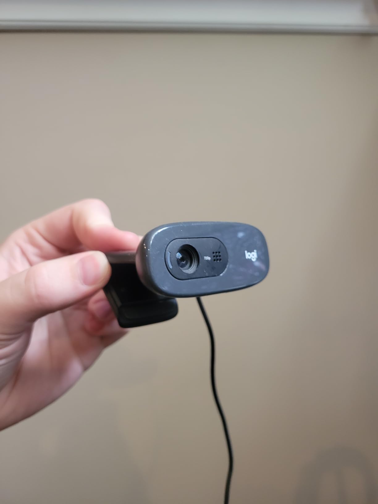 Logitech C270 720p Webcam Plug-and-Play Wide Screen Video Calling - Black | Auto-Light Correct, Noise-Reducing Mic, Zoom, Microsoft, Teams, Skype, Nintendo Switch 2 New GameChat Mode, PC Mac compatible customer photo 1