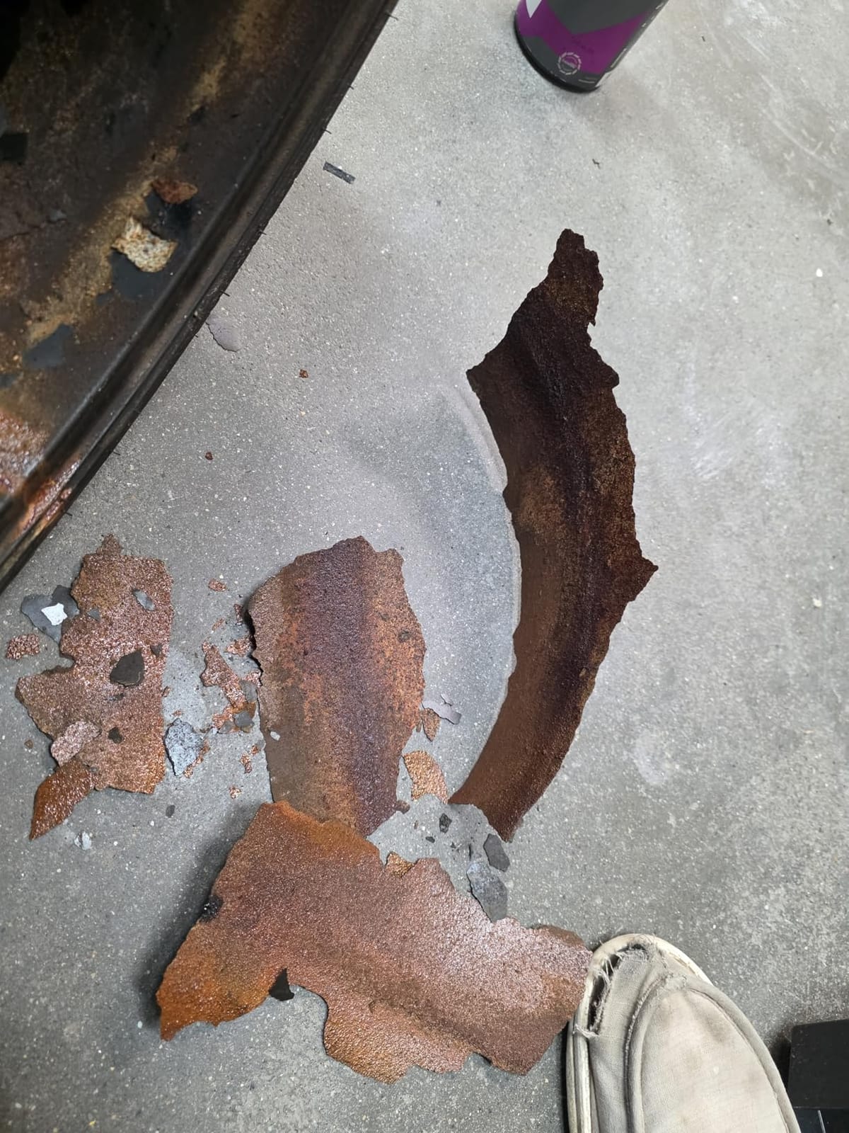CARPRO IronX Iron Remover: Stops Rust Spots and Pre-Mature Failure of the Clear Coat, Iron Contaminant Removal - 500mL with Sprayer (17oz) customer photo 1