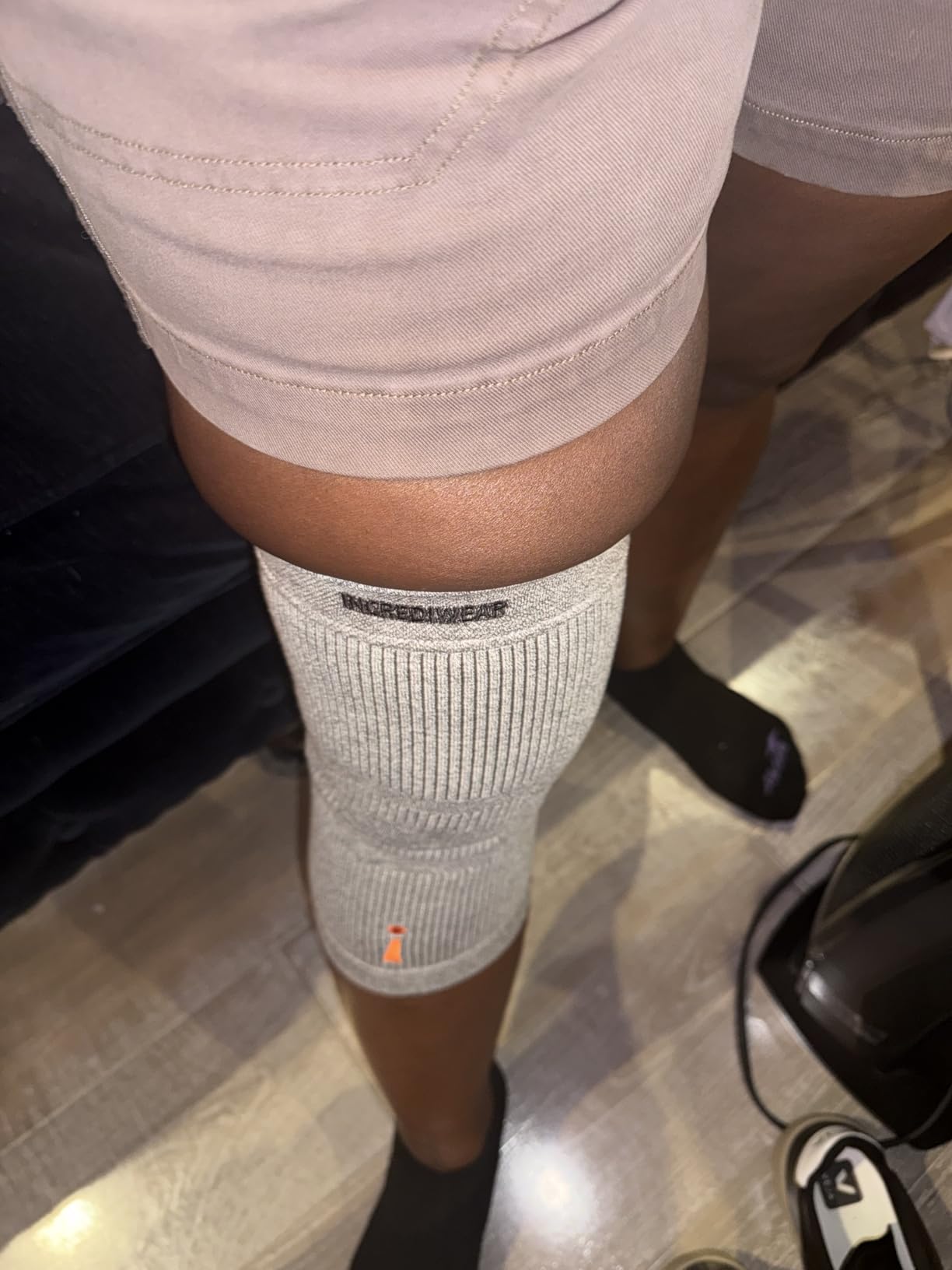 Incrediwear Knee Sleeve - Knee Braces for Knee Pain, Joint Pain Relief, Swelling, Inflammation Relief, and Circulation, Knee Support for Women and Men customer photo 1