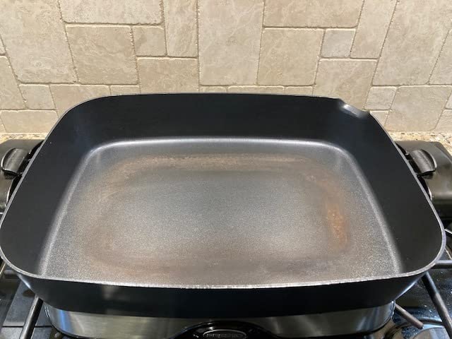 Presto 06857 16-Inch Electric Foldaway Skillet customer photo 1