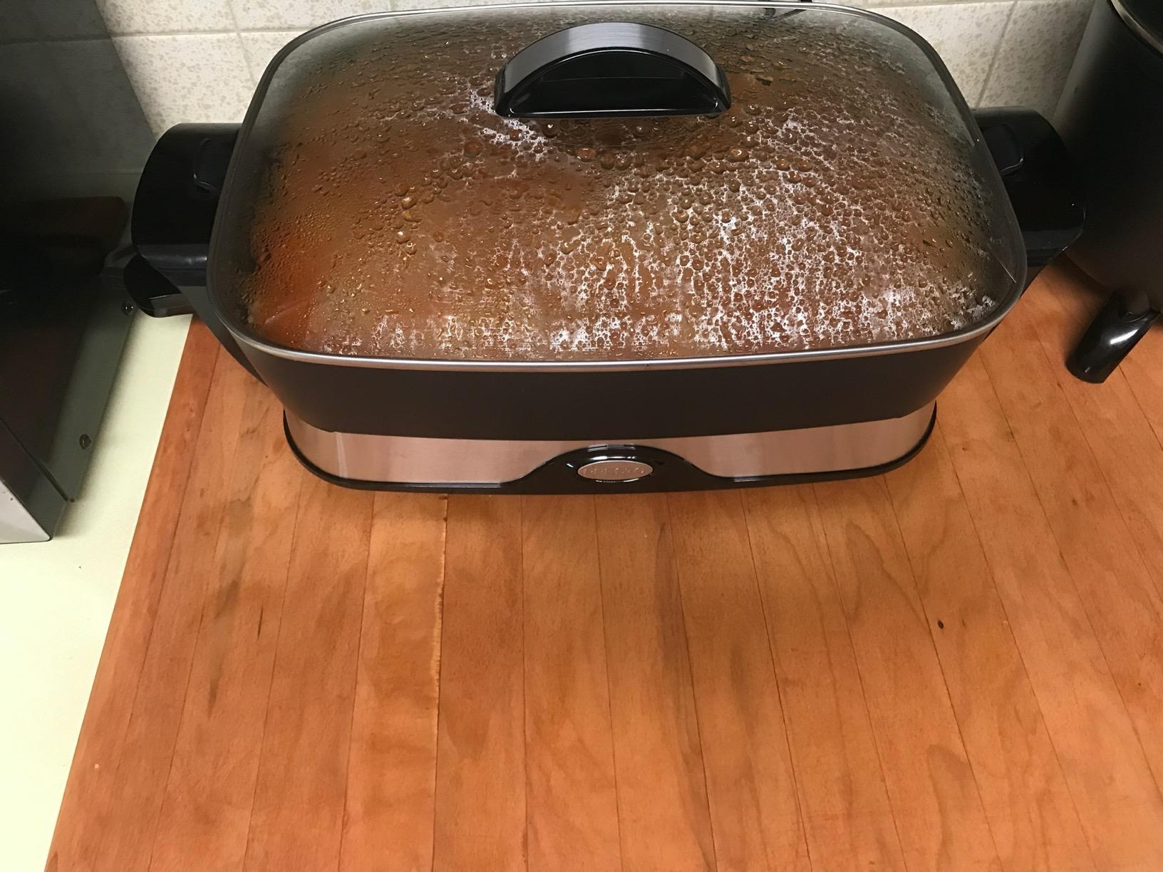 Presto 06857 16-Inch Electric Foldaway Skillet customer photo 2