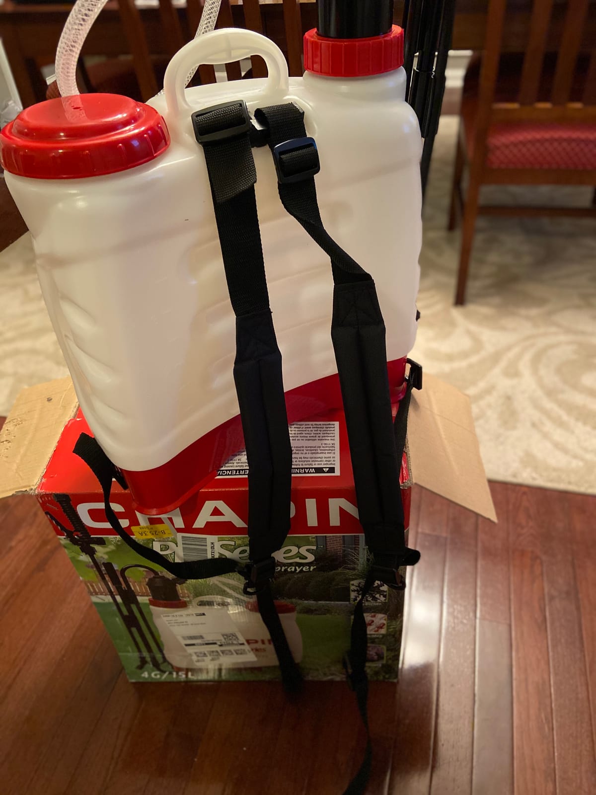CHAPIN 61500 4-Gallon Backpack Sprayer for Lawn, Garden & Weed Control | Padded straps, cushion-grip shut-off, 3-stage filtration customer photo 1