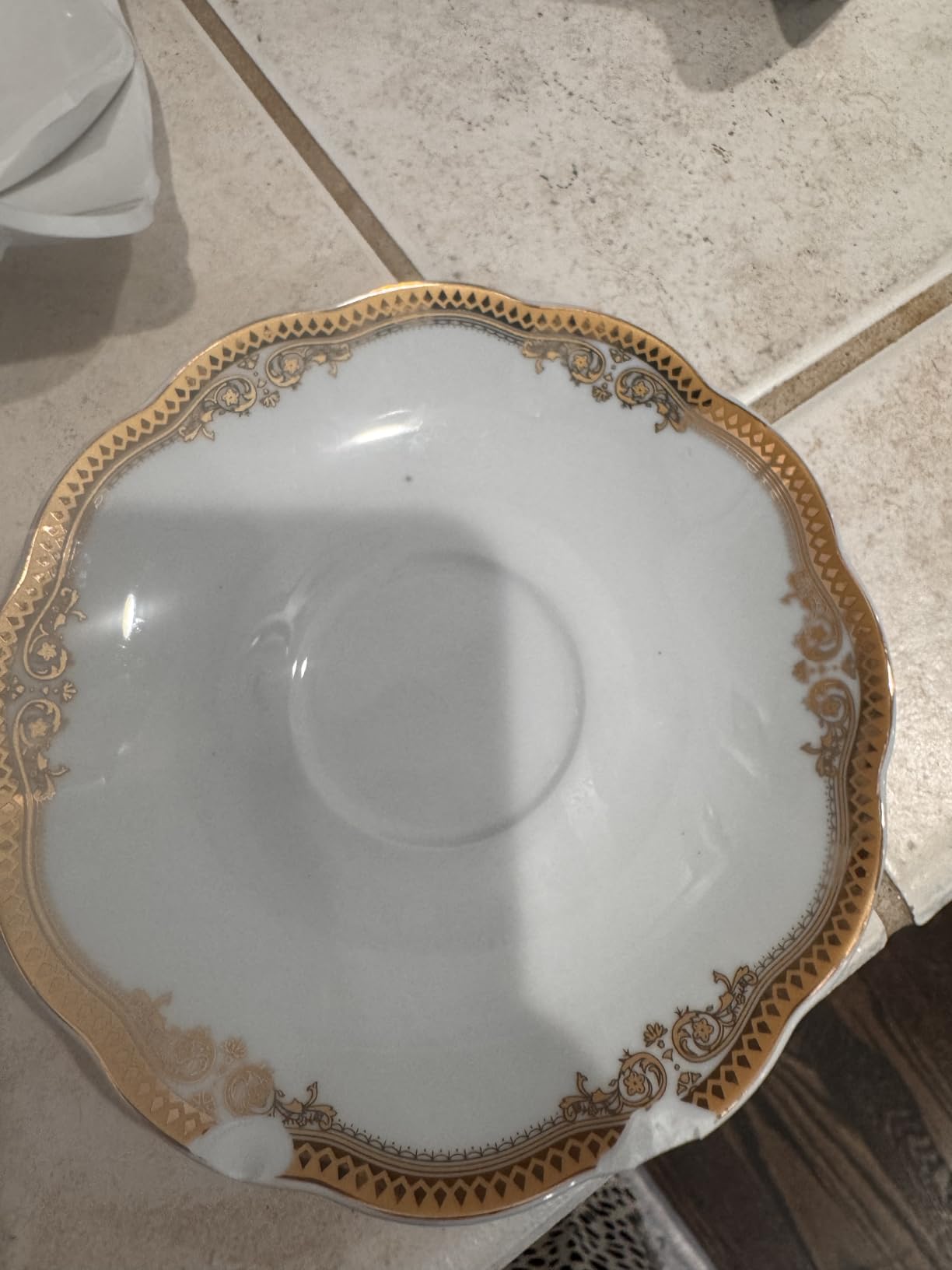 Lorenzo Import Isabella 57-Piece Wavy Porcelain Dinnerware Set customer photo 1