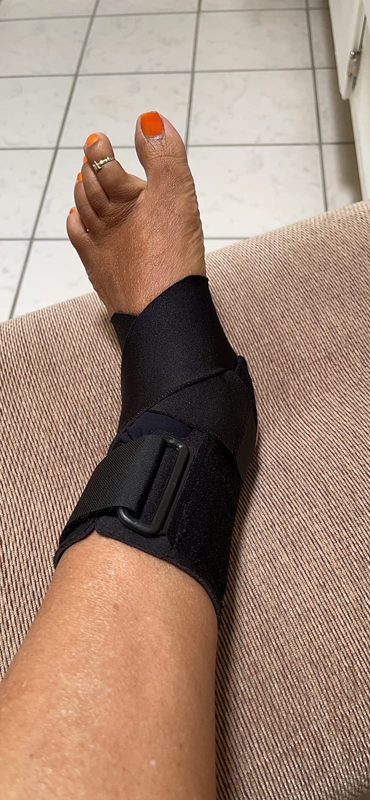 ACE Deluxe Ankle Stabilizer, Adjustable, Black, 1/Pack customer photo 2