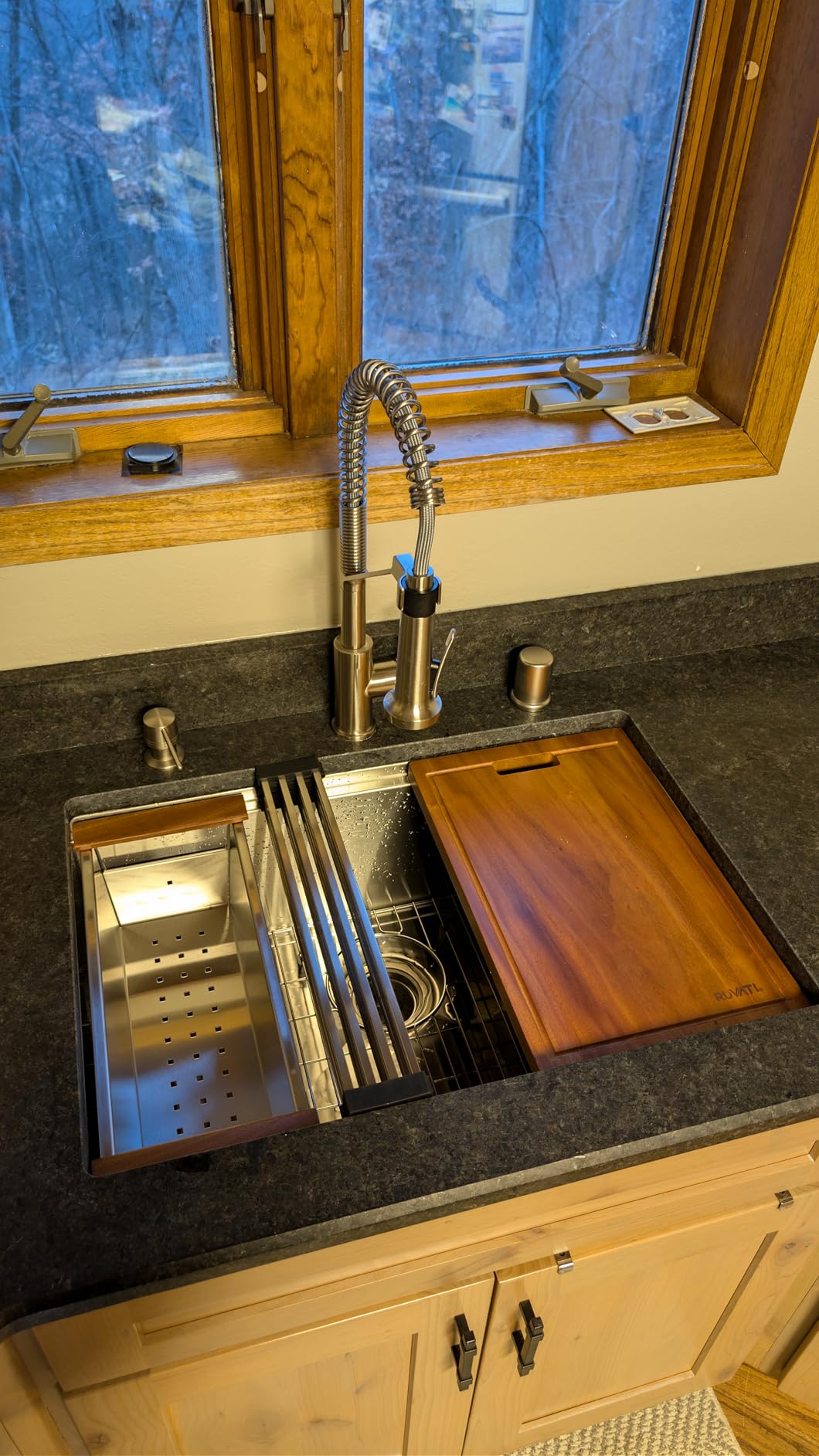 Ruvati 32-inch Undermount 16 Gauge Stainless Steel Workstation Kitchen Sink Single Bowl - Soundproof Multifunction Chef Sink with Cutting Board & Accessories, Brushed Finish Hides Scratches - RVH8300 customer photo 2
