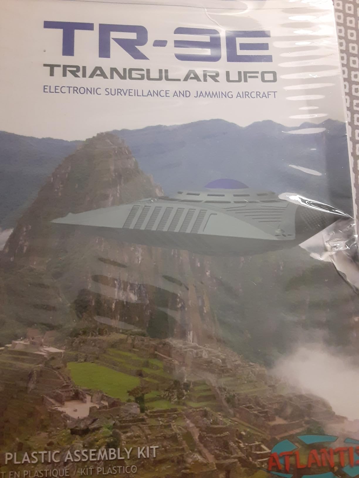 Atlantis Toy & Hobby INC. TR3 UFO with Base 5inch AAN1011 Plastic Models Other Misc customer photo 2