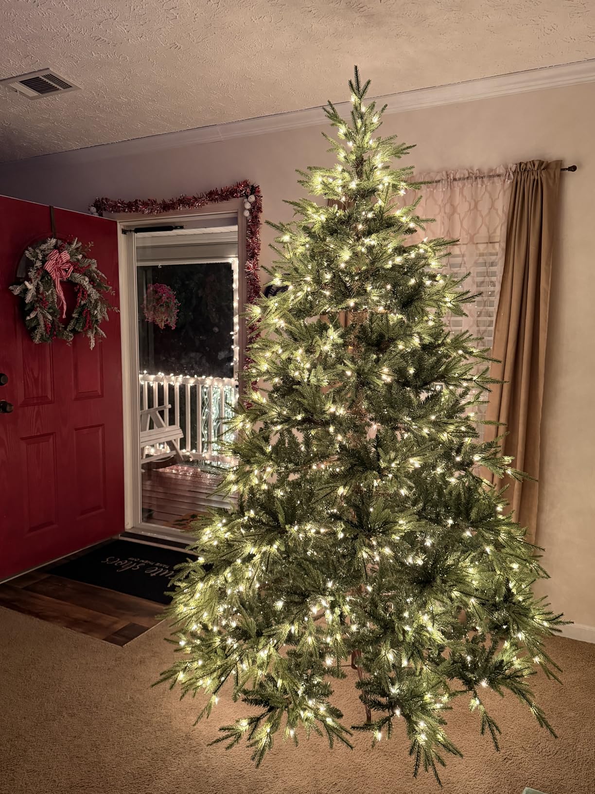 National Tree Company 7.5ft Pre-Lit Fraser Grande Artificial Christmas Tree | 1,000 Clear Lights, 3,719 Tips, Includes Stand, Green customer photo 1