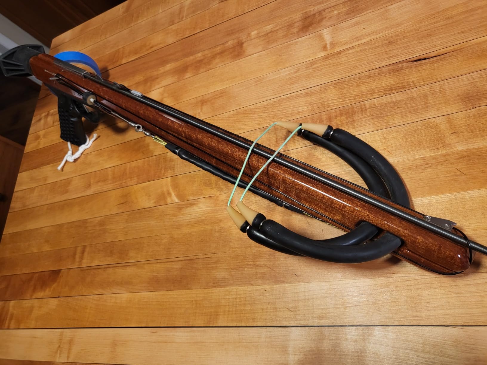 JBL Spearguns Woody Elite Performance Speargun for Spearfishing, Freediving, Scuba Diving, Fishing, Diving, Mahogany Barrel, Stainless Steel Shaft, Open Muzzle, Easy Stretch Kevlar Bands, Made in USA customer photo 1