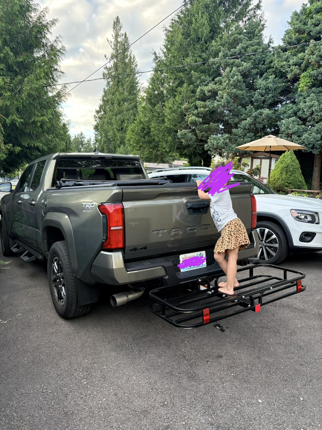 MaxxHaul 70107 53 x 19-1/2 Hitch Cargo Carrier - Trailer Mount Steel With High Side Rails, 500-lb Load Capacity customer photo 2