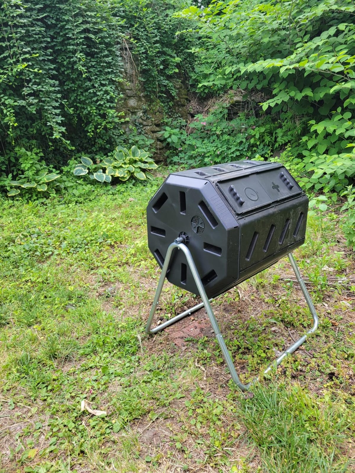 FCMP Outdoor Heavy Duty 37 Gallon 8 Sided Steel Composter, Black | Portable Plastic Dual Chamber Tumbling Composter Outdoor Elevated Rotating Garden Compost Bin customer photo 1