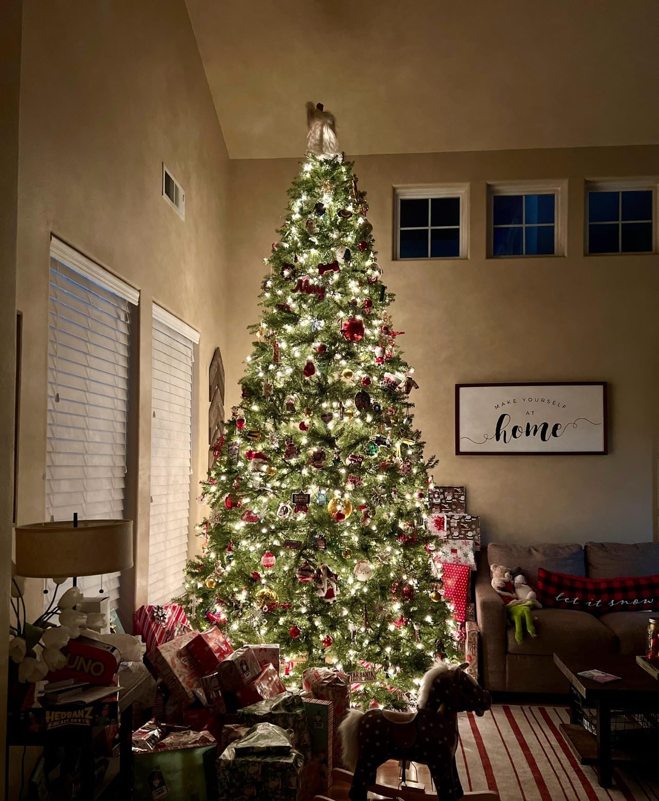 National Tree Company 10 ft Pre-Lit Dunhill Fir Artificial Christmas Tree, 1,200 Clear Lights, 5,090 Tips, Includes Stand, Green customer photo 2