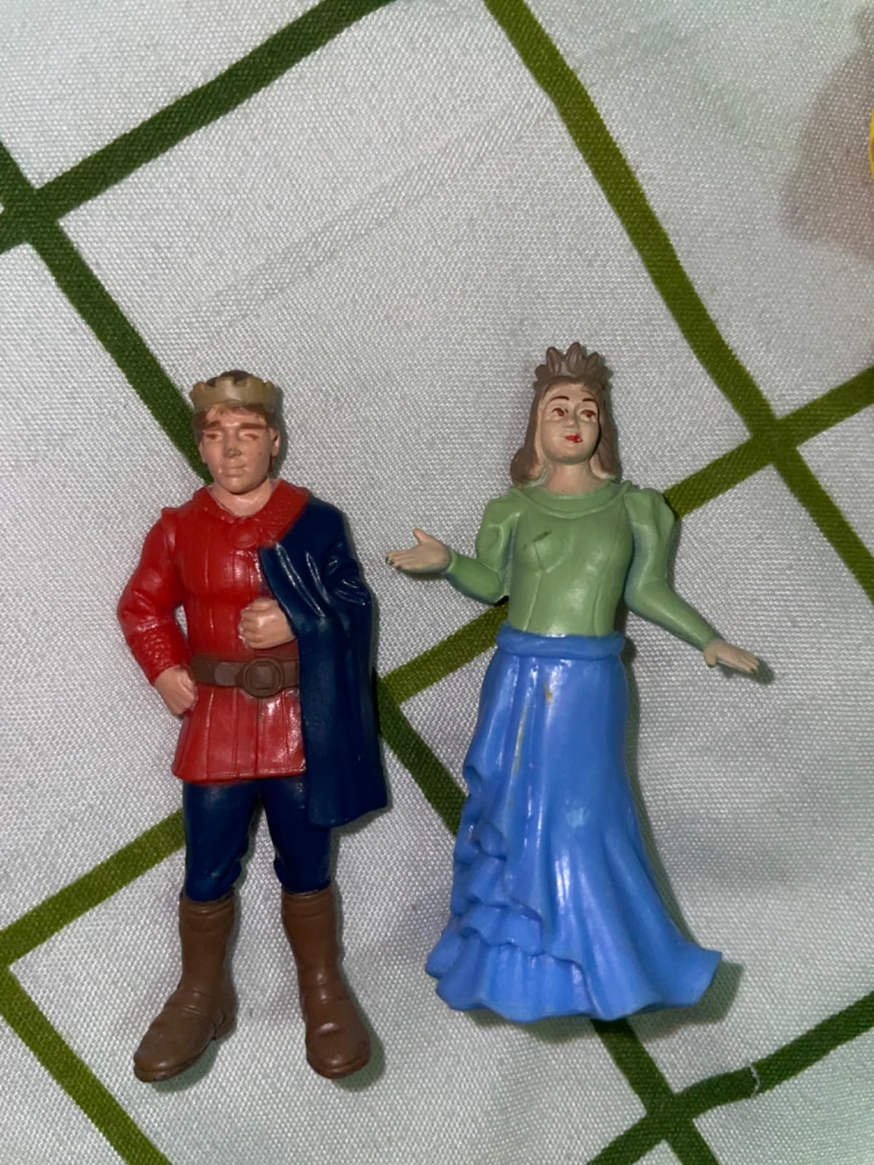 Safari Ltd. Days of Old TOOB - Figurine of Wizard, Witch, Queen, King, Princess, and Prince - Medieval Toy Set customer photo 2