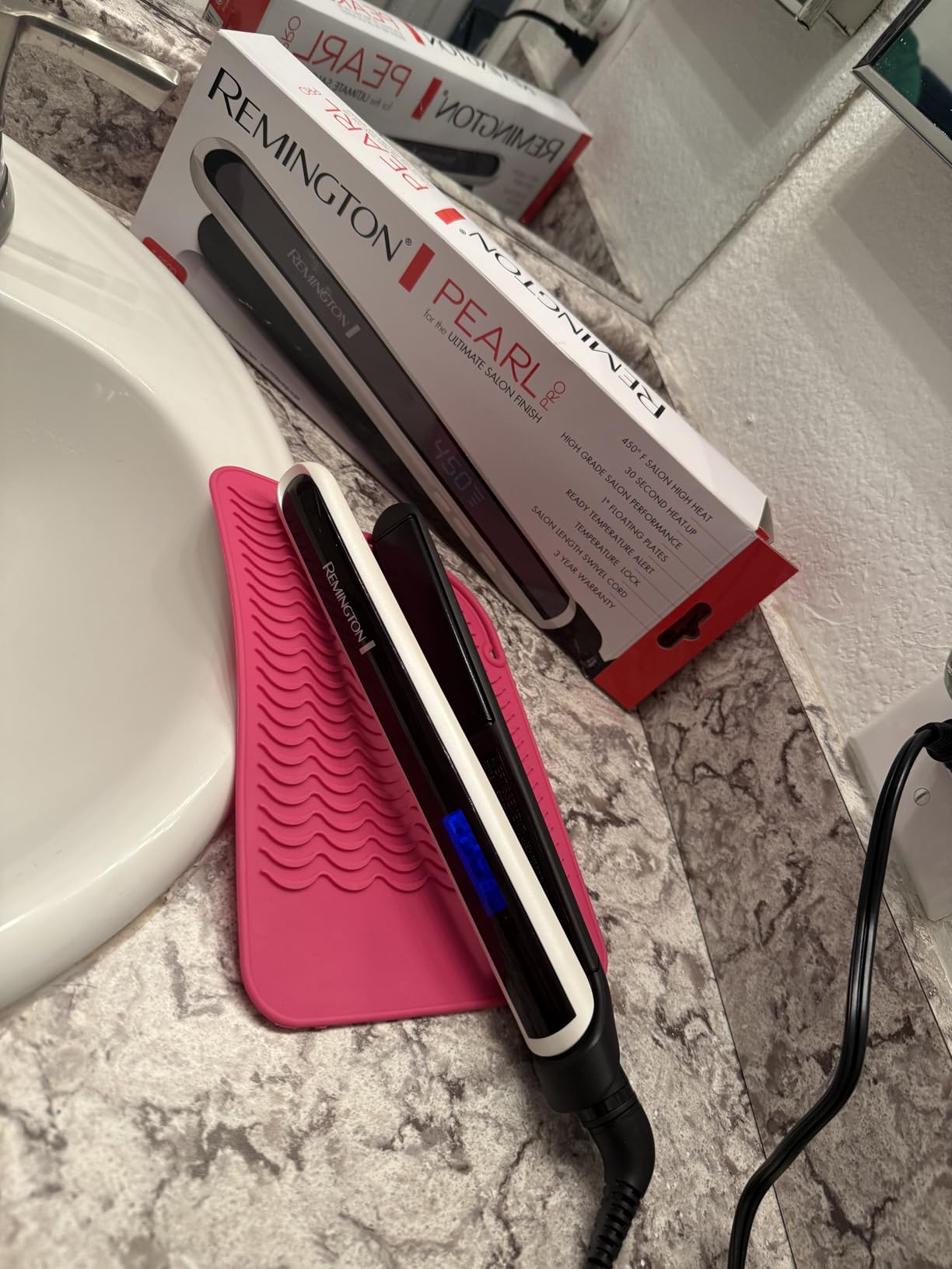Remington Pearl Pro Ceramic Flat Iron, 1-Inch Floating Plates, Black/White customer photo 1
