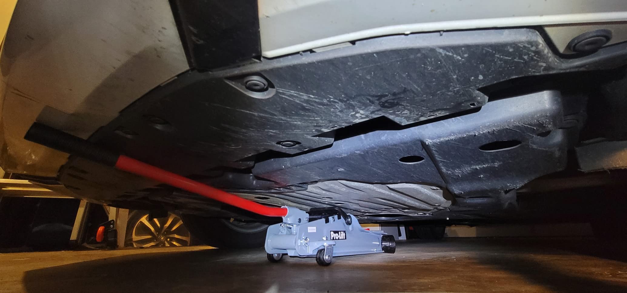 Pro-Lift F-767 Grey Low Profile Floor Jack - 2 Ton Capacity customer photo 1