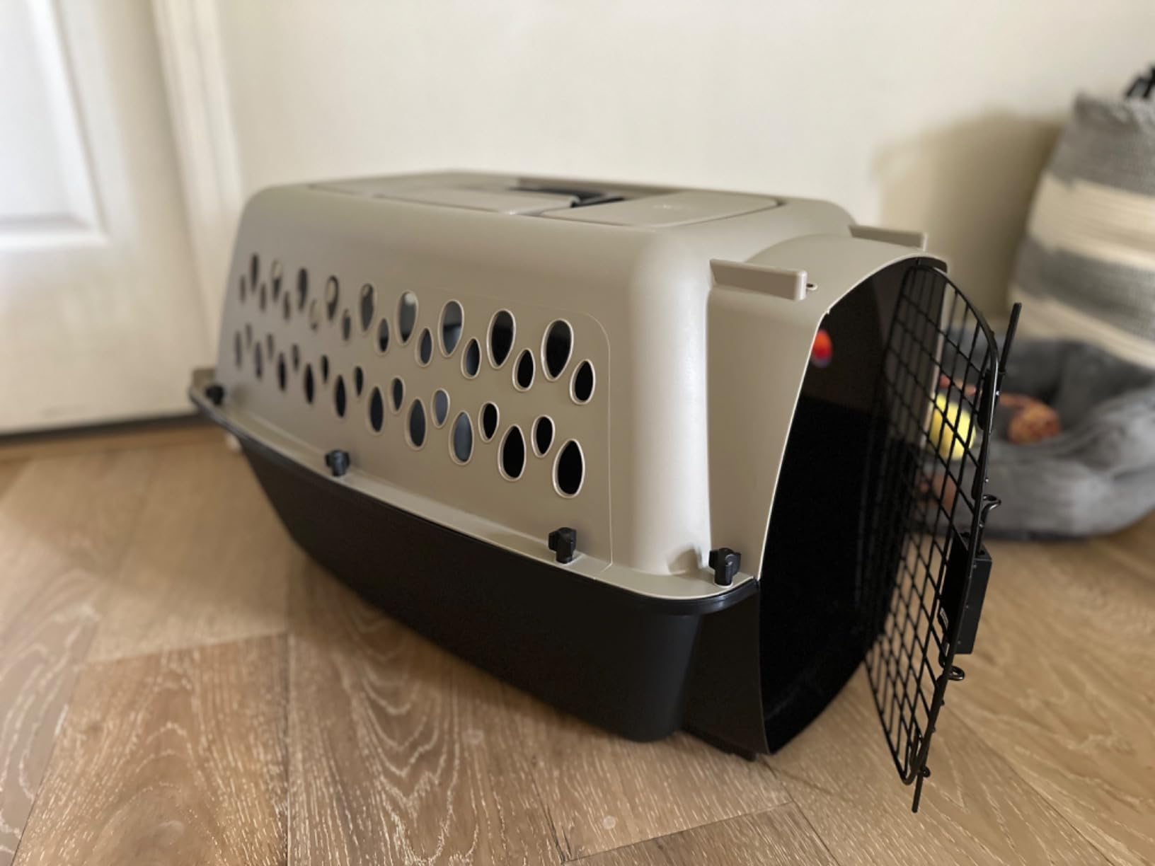 Petmate Vari Dog Kennel, Portable Pet Carrier, 28in | Airline Friendly and Made of Durable Plastic, This Pet Crate Works Great for Home and Travel customer photo 2
