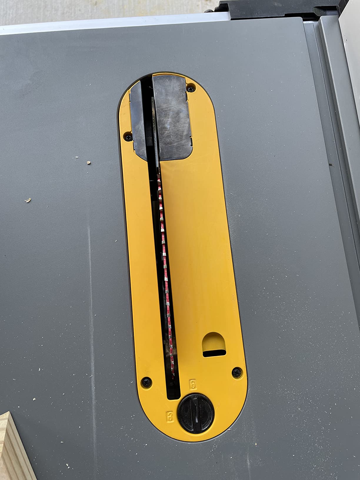 DEWALT Table Saw 10 Inch with Foldable Rolling Table Saw Stand, 15 Amp, 4800 RPM, 32-1/2-Inch Rip Capacity (DWE7491RS) customer photo 1