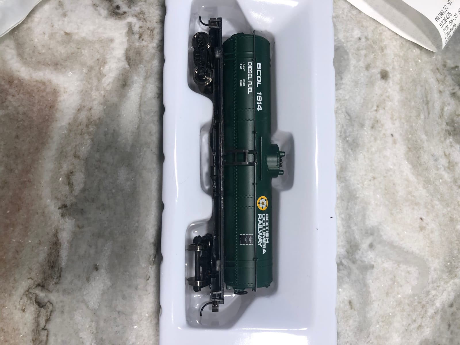 Walthers Trainline Tank Car-Ready to Run-British Columbia Railway (Green, Yellow, White; Dogwood Logo) 931-1441 HO Scale Model Railroad - Freight Model customer photo 1
