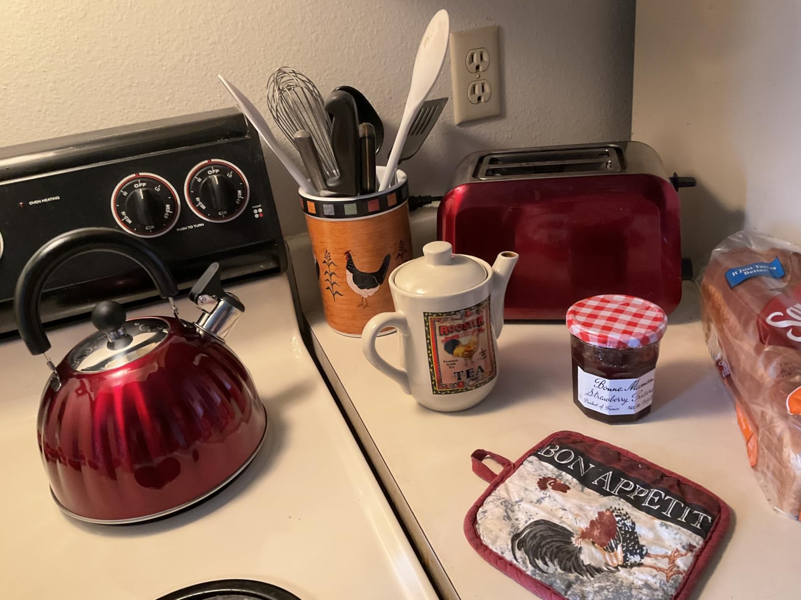 Mr. Coffee Twining 2.1 Quart Pumpkin Shaped Stainless Steel Whistling Tea Kettle, Metallic Red customer photo 2