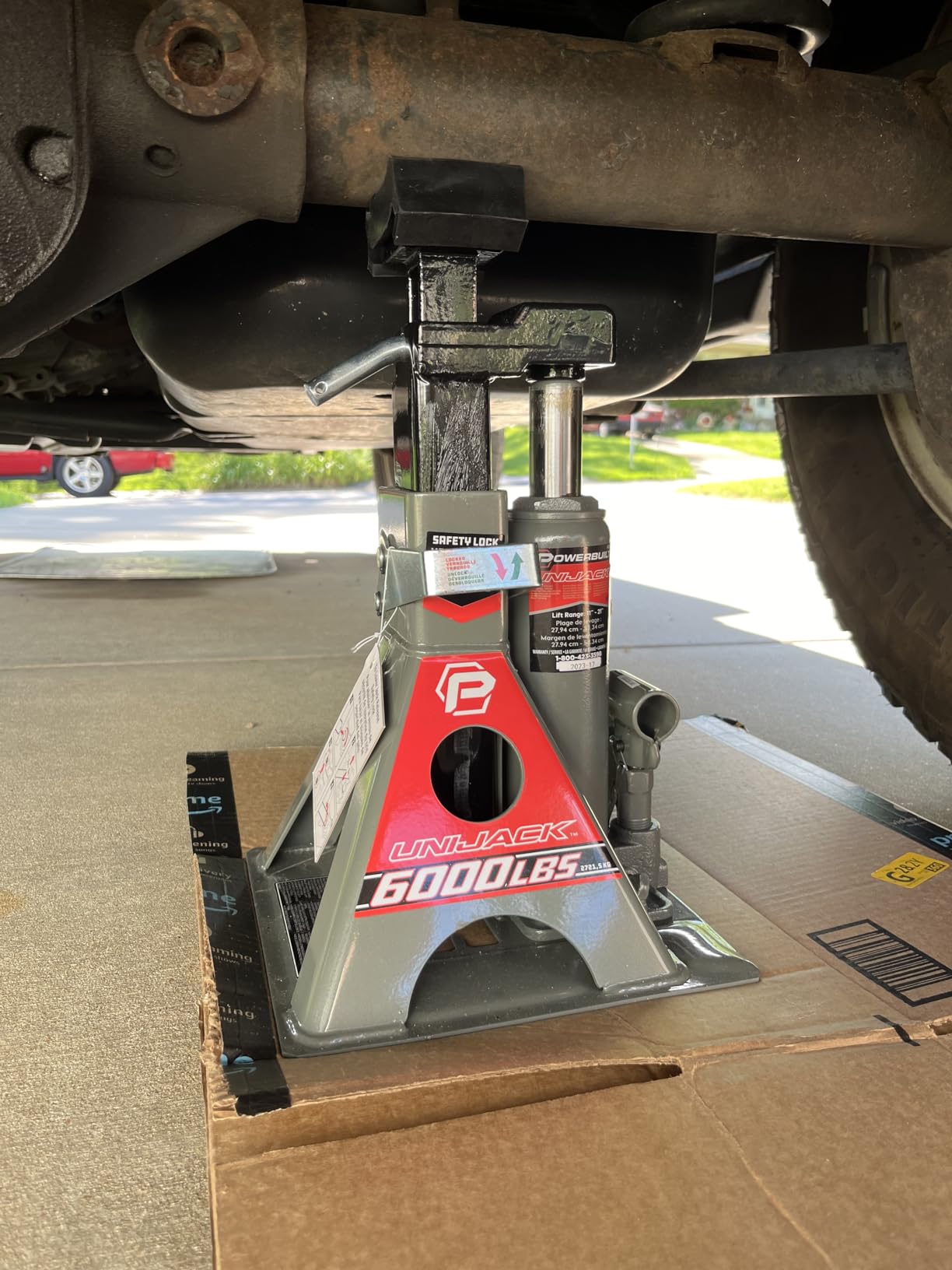Powerbuilt 3 Ton, Bottle Jack and Jack Stands in One, 6000 Pound Capacity, All-in-One Car Lift, Heavy Duty Vehicle Unijack, Wide Base, 620471 customer photo 1