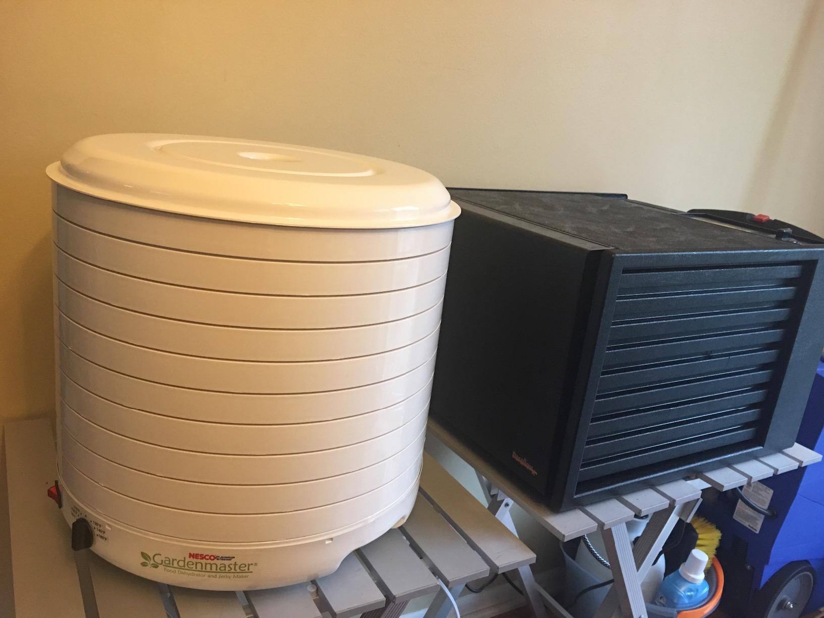 NESCO FD-1018A Gardenmaster Pro Food Dehydrator, 8-Tray White customer photo 2