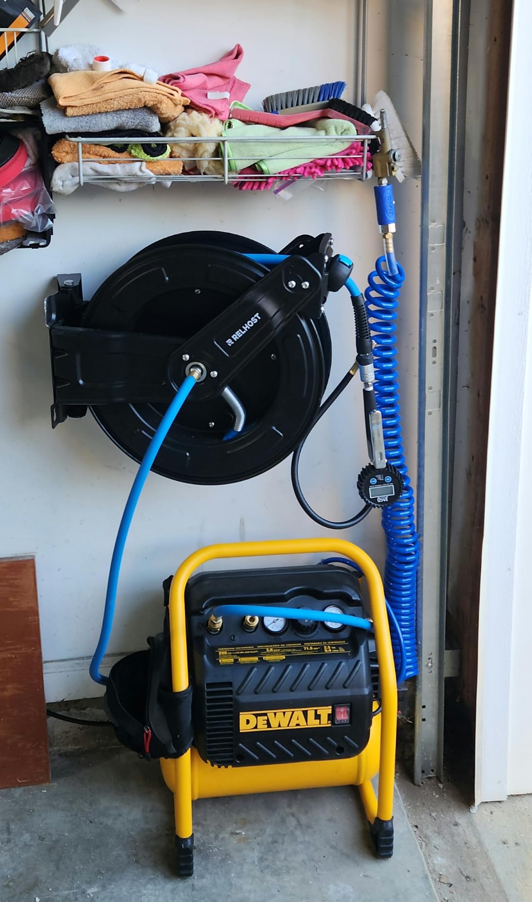 DEWALT Air Compressor for Trim, 200-PSI Max, Quiet Operation (DWFP55130) customer photo 2