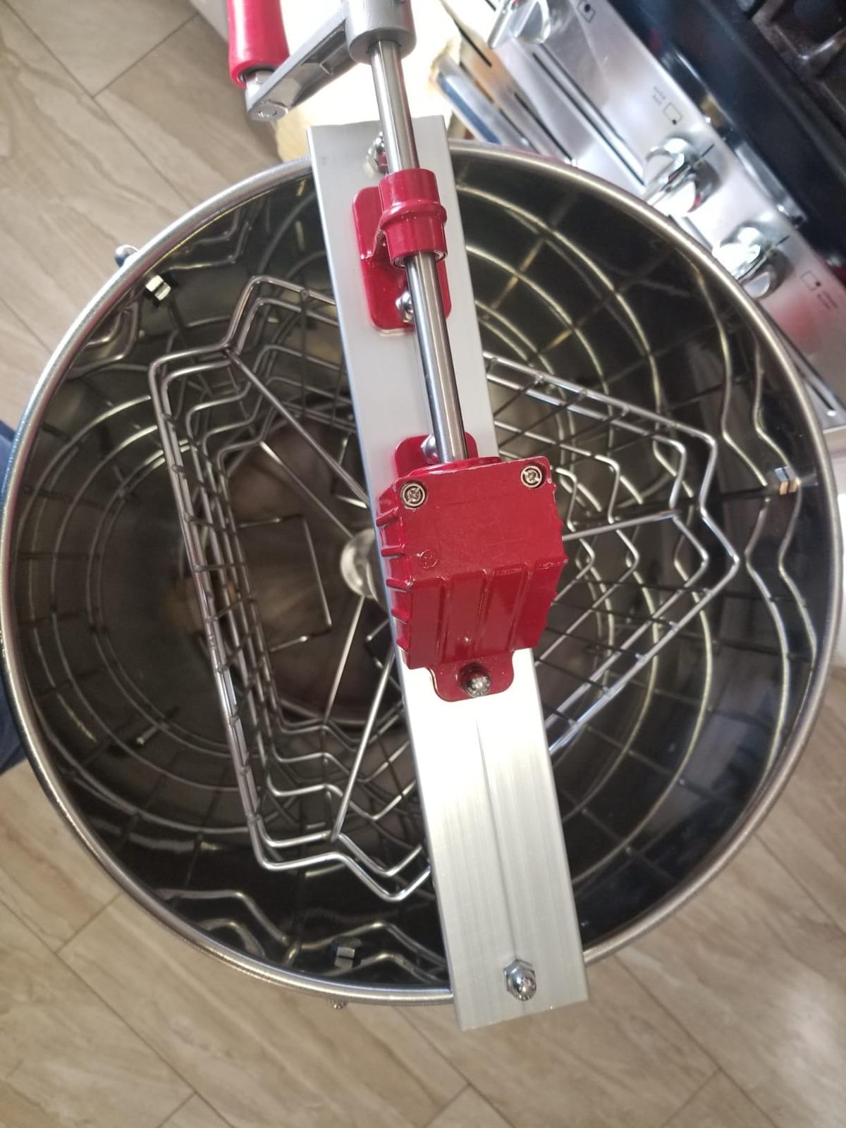 HE3MAN 3 Frame Beekeeping 304 Stainless Steel Drum Honey Extractor With Stand - Manual customer photo 1