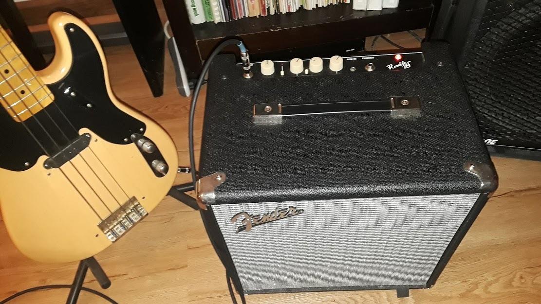 Fender Rumble 200 V3 Bass Guitar Combo Amplifier with Effects, 200W - Black customer photo 1
