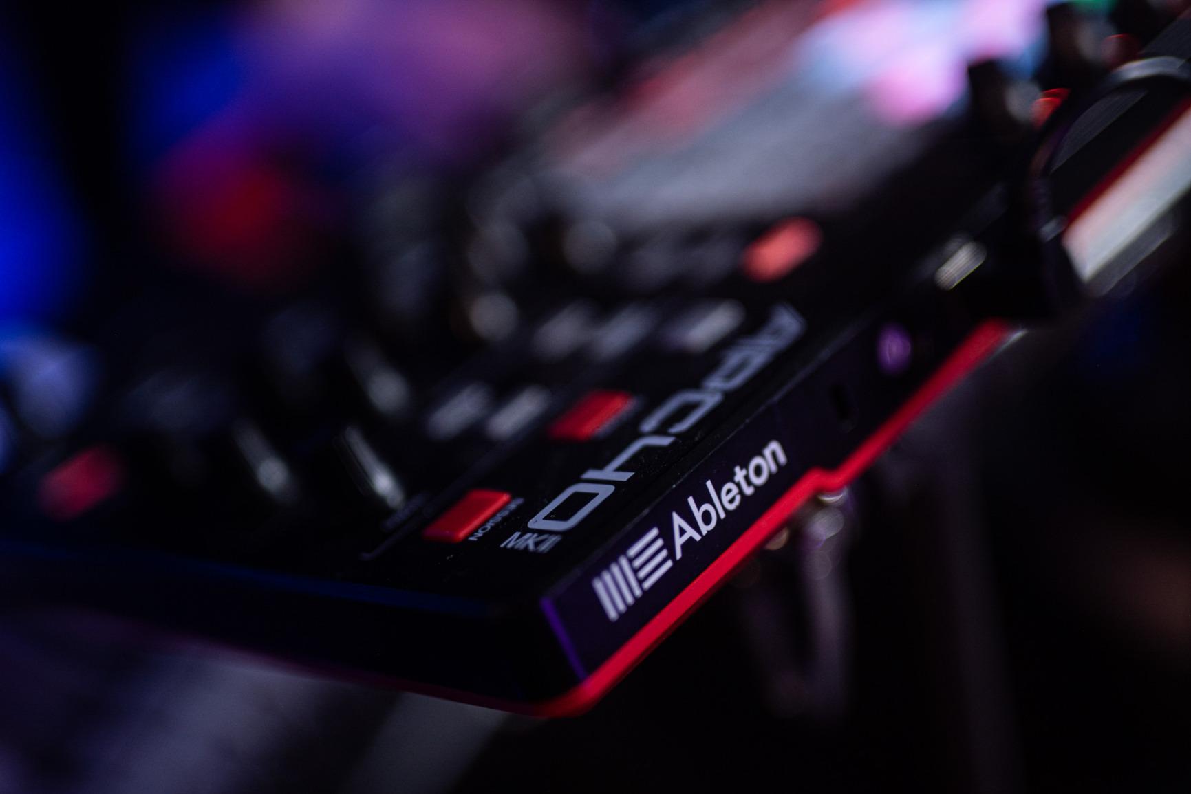 APC40 MKII USB MIDI Pad Controller | 40 RGB Pads, 8 Knobs, 9 Faders, 1:1 Mapping for Ableton Live, for Live Performance and Music Production customer photo 2