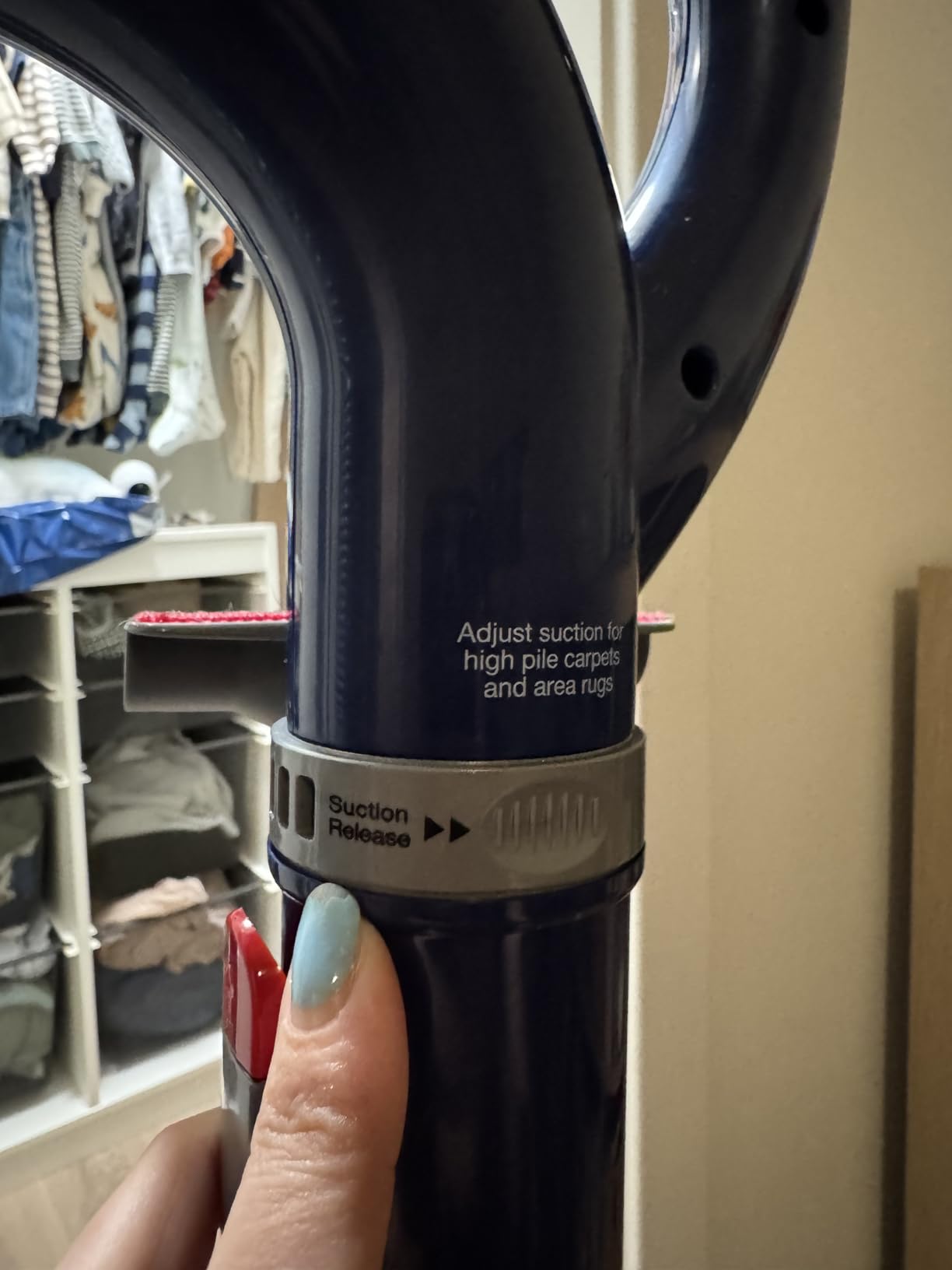 Shark Upright Vacuum Cleaner | Navigator Lift-Away Deluxe | Pet Hair, Carpet & Hard Floor Cleaning | Upholstery & Crevice Tool | HEPA Filter | Swivel Steering | Large Dust Cup Capacity | Blue | NV360 customer photo 1