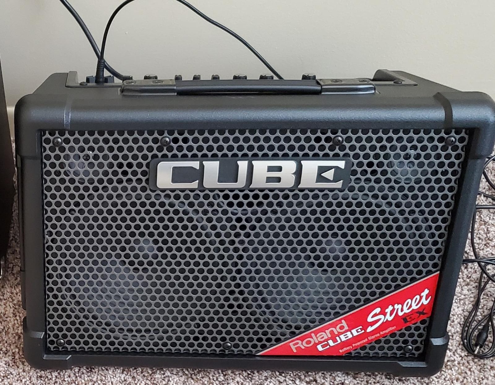 Roland Cube Street EX | Battery-Powered 50W Stereo Amplifier | Clear, Dynamic Sound | Ideal for Outdoor Performances | Supports Mics, Instruments & Audio Devices | COSM Tones for Electric Guitar | Battery or AC, 4 Independent Channels, Cosm Guitar Tones, Dual 8 Woofers Plus Tweeters customer photo 1