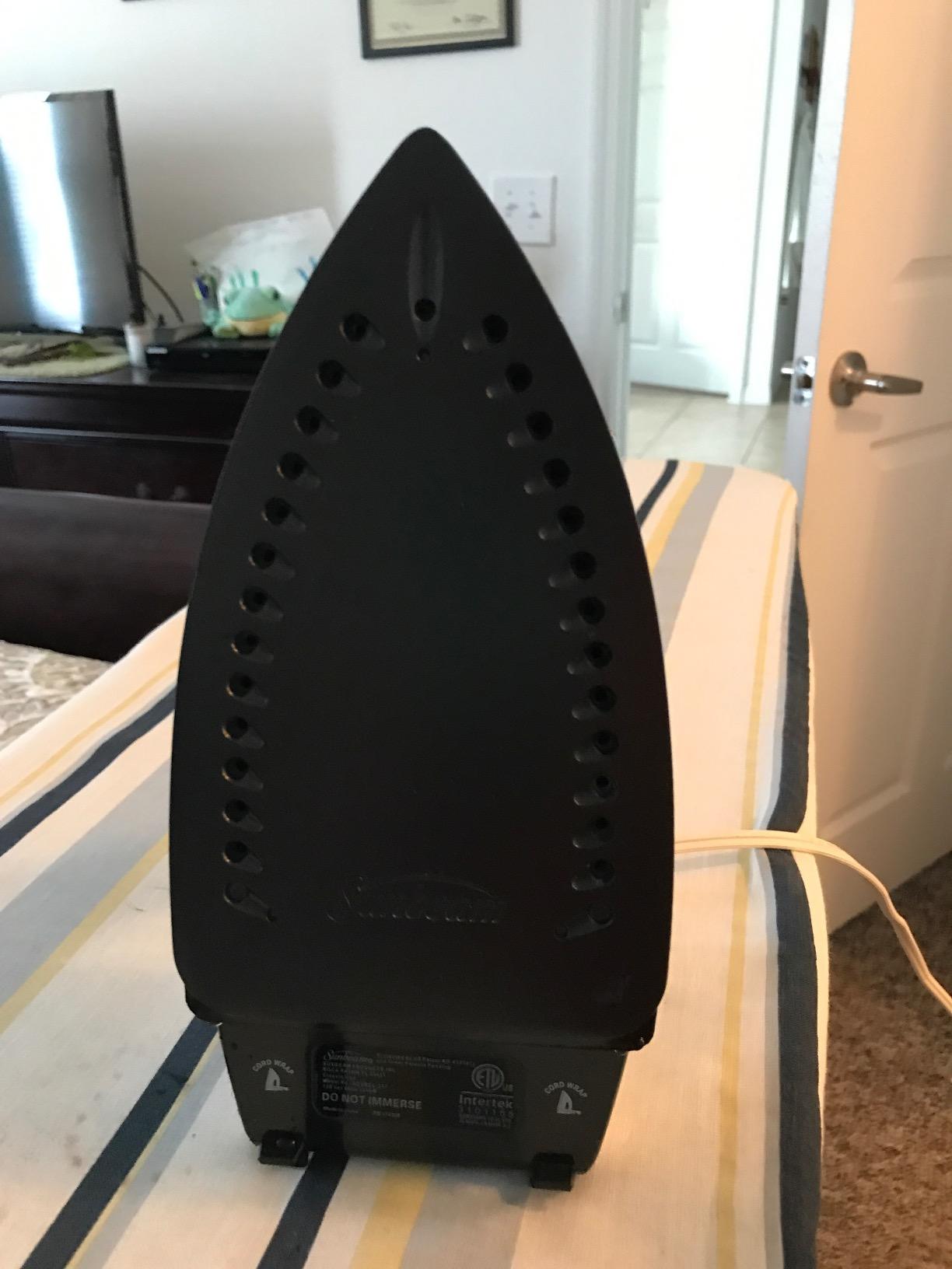 Sunbeam Classic Steam Iron, 1200 Watt, Mid-size Anti-Drip Nonstick Soleplate, Horizontal or Vertical Shot of Steam with 8' 360-Degree Swivel Cord and 3-Way Auto Shut-Off, White customer photo 2