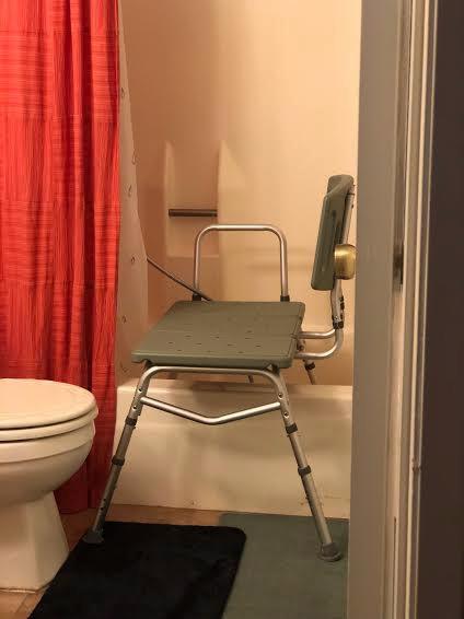 HEALTHLINE Transfer Bench Adjustable Height 500 Lbs, Heavy Duty Bariatric Tub Transfer Bench with Back, Non-Slip Seat, Bath Shower Bench Chair for Bathroom for Elderly Disabled customer photo 2