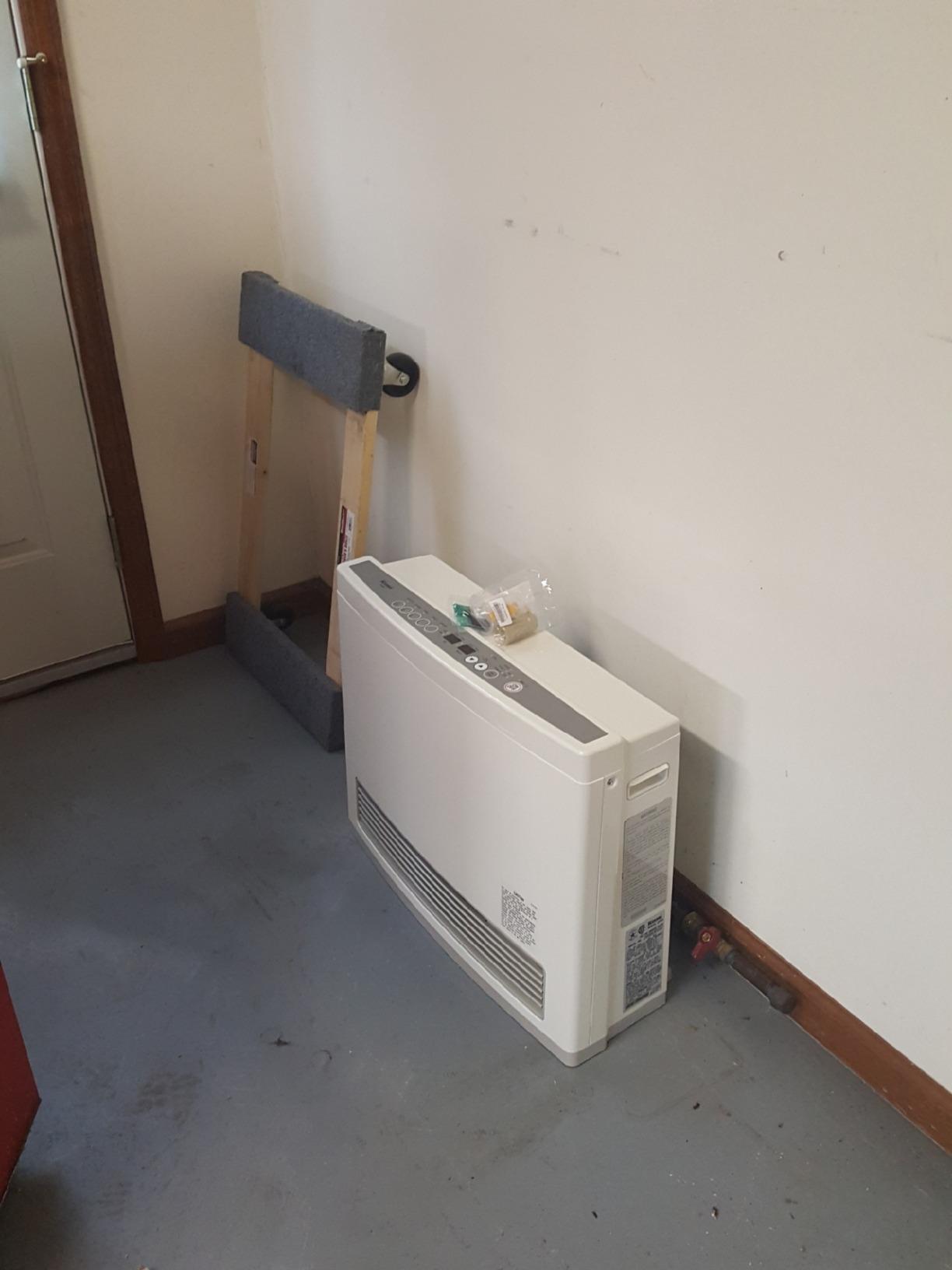 Rinnai FC824N Ventless Natural Gas Heater with Programmable Thermostat customer photo 1