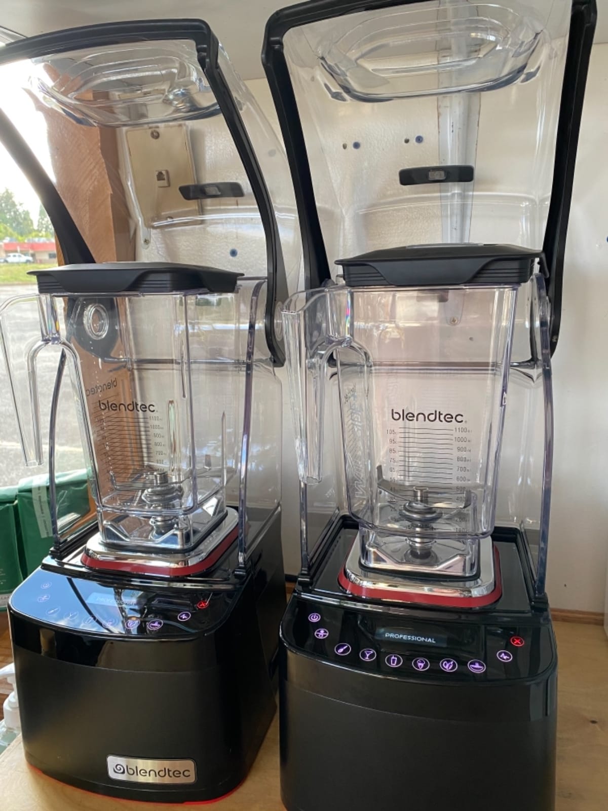 Blendtec Professional 800 Blender (Black) & 90oz WildSide+ Jar | Quiet Professional Grade Power, 11 Speed Touch Slider and 6 Preprogrammed Cycles, Easy to Clean, for Smoothies and Soups customer photo 1