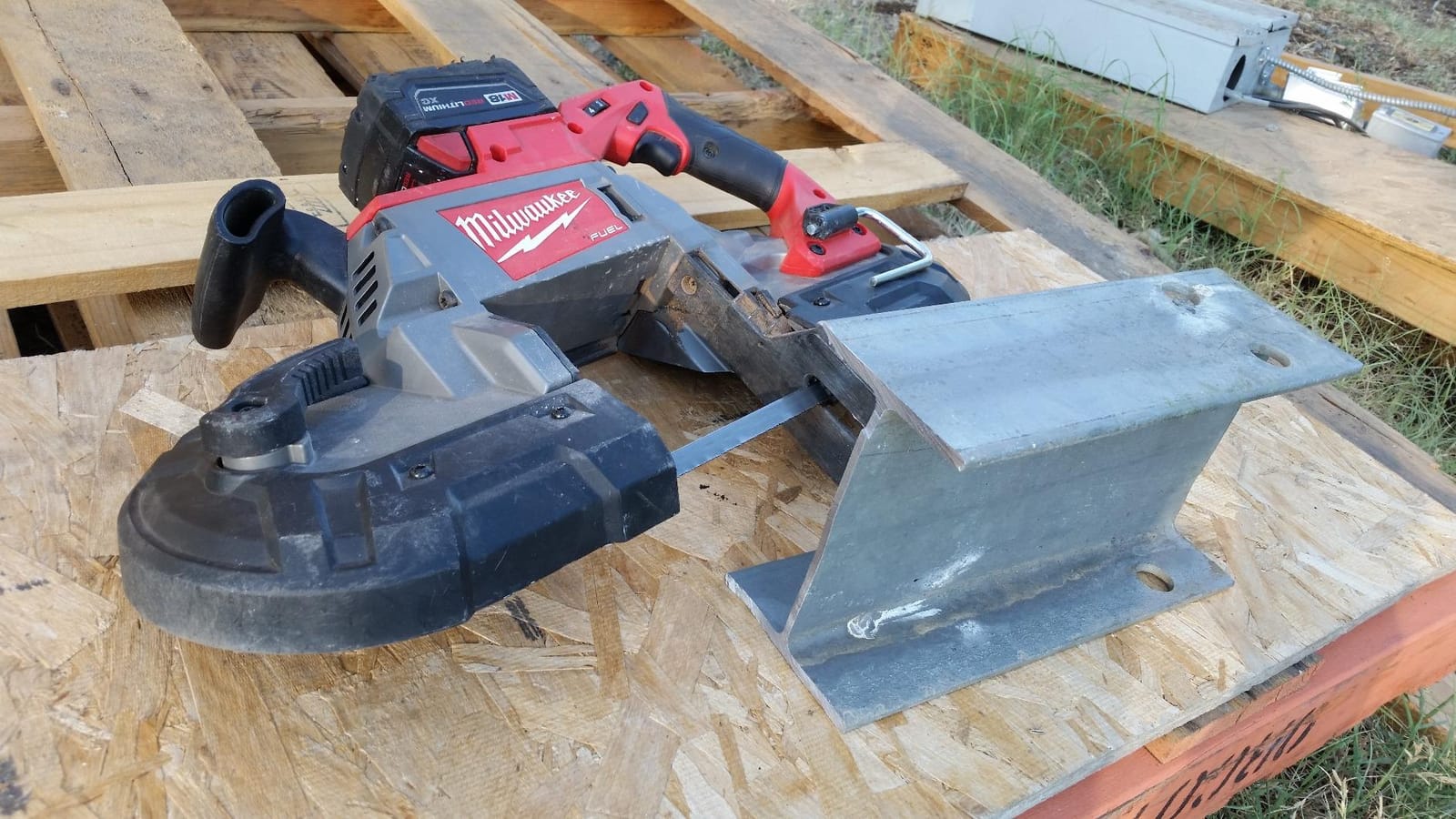 MILWAUKEE'S 2729-20 M18 Fuel Deep Cut Band Saw Tool Only customer photo 1