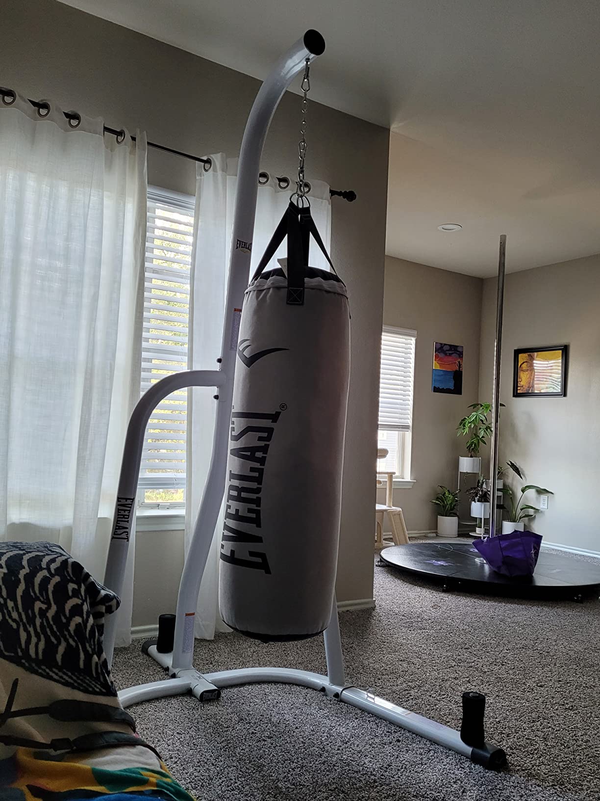 Everlast Single Station Heavy Bag Stand with a 70-lb. Heavy Bag Kit customer photo 1