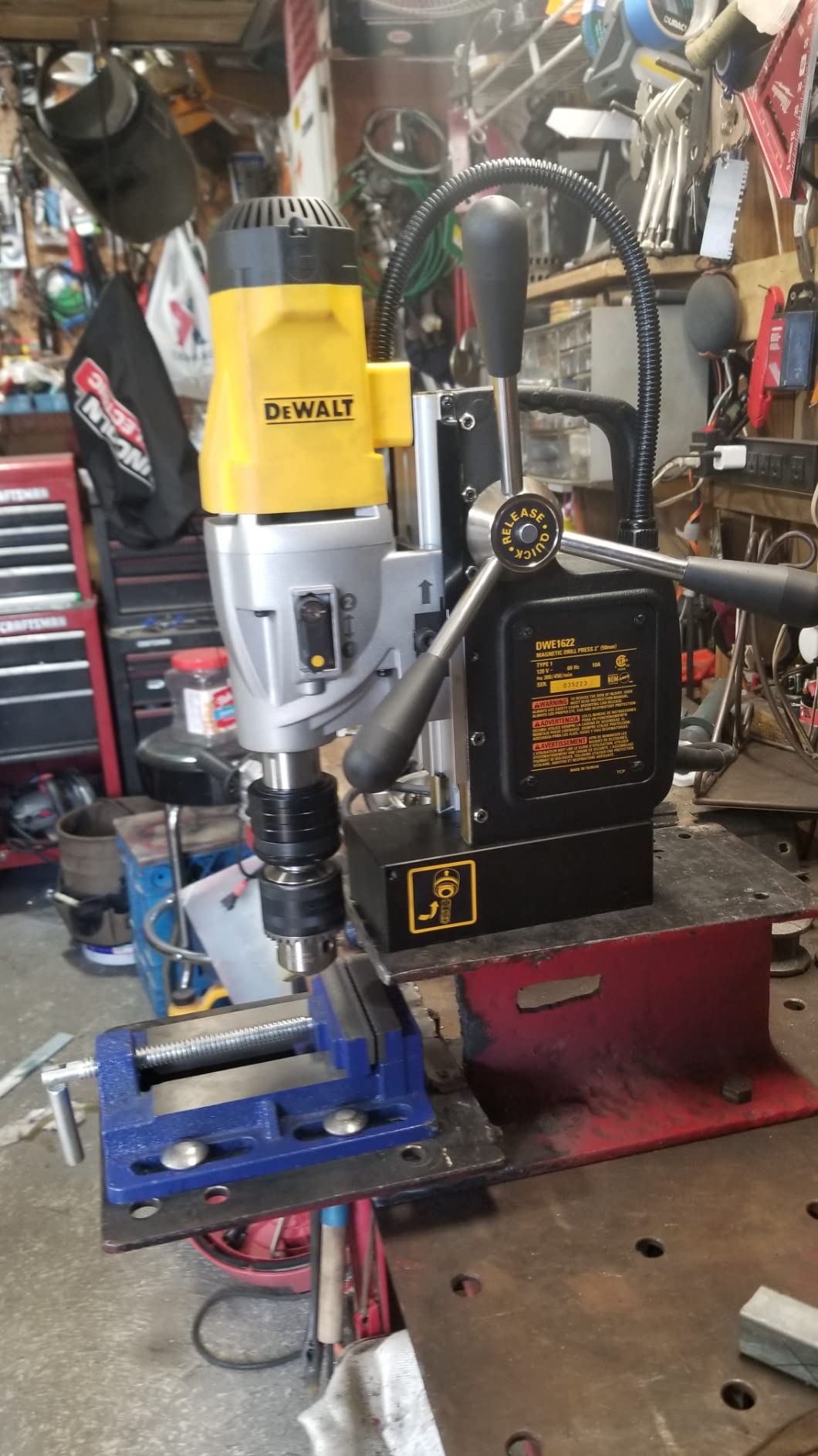 DEWALT Drill Press, Magnetic, 2-inch, 10-Amp with 2-Speed Setting (DWE1622K) customer photo 2
