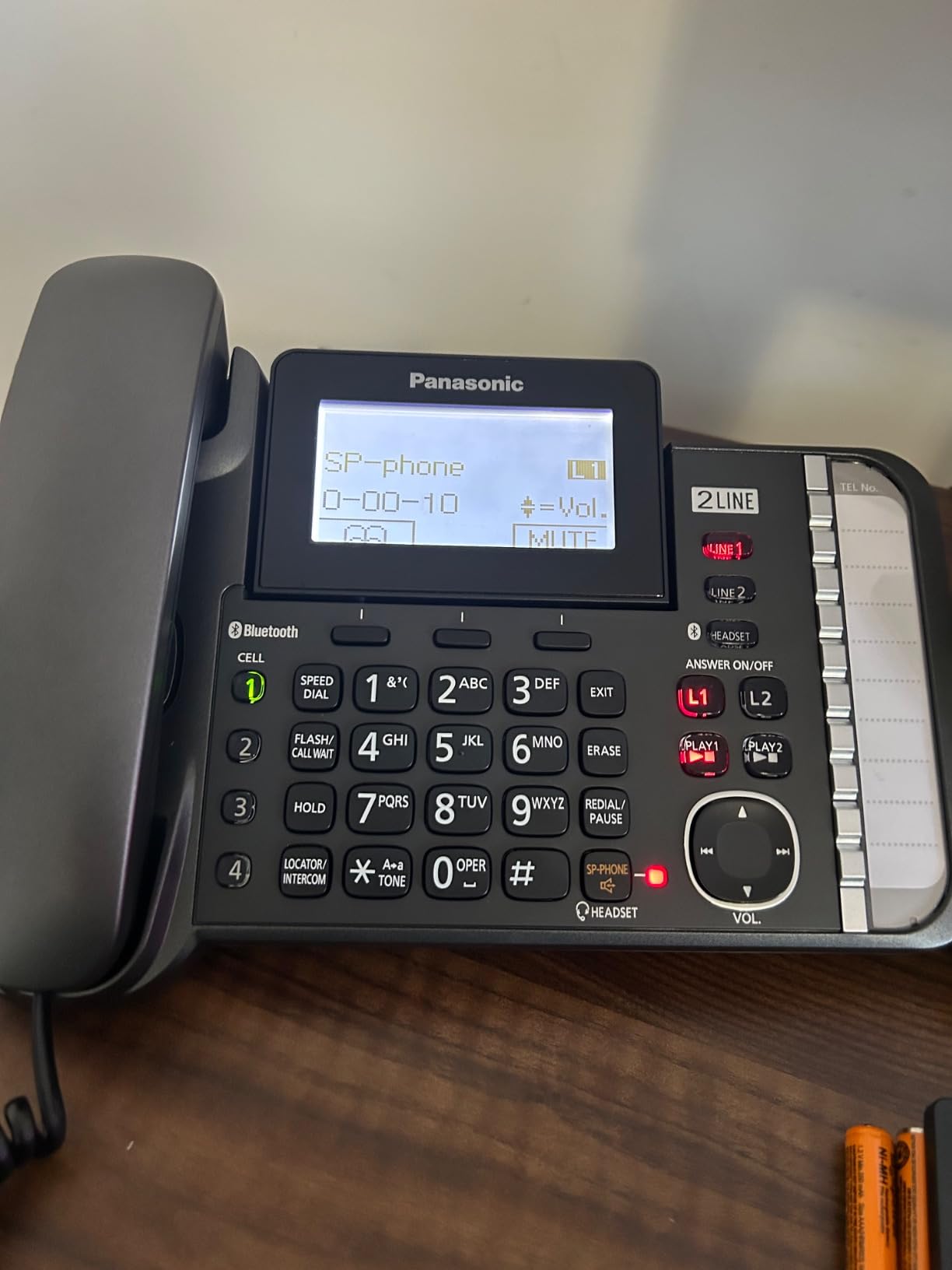 Panasonic 2-Line Corded Phone/Cordless Phone System with 2 Handsets - Answering Machine, Link2Cell, 3-Way Conference, Call Block, Long Range DECT 6.0, Bluetooth - KX-TG9582B (Black) customer photo 2