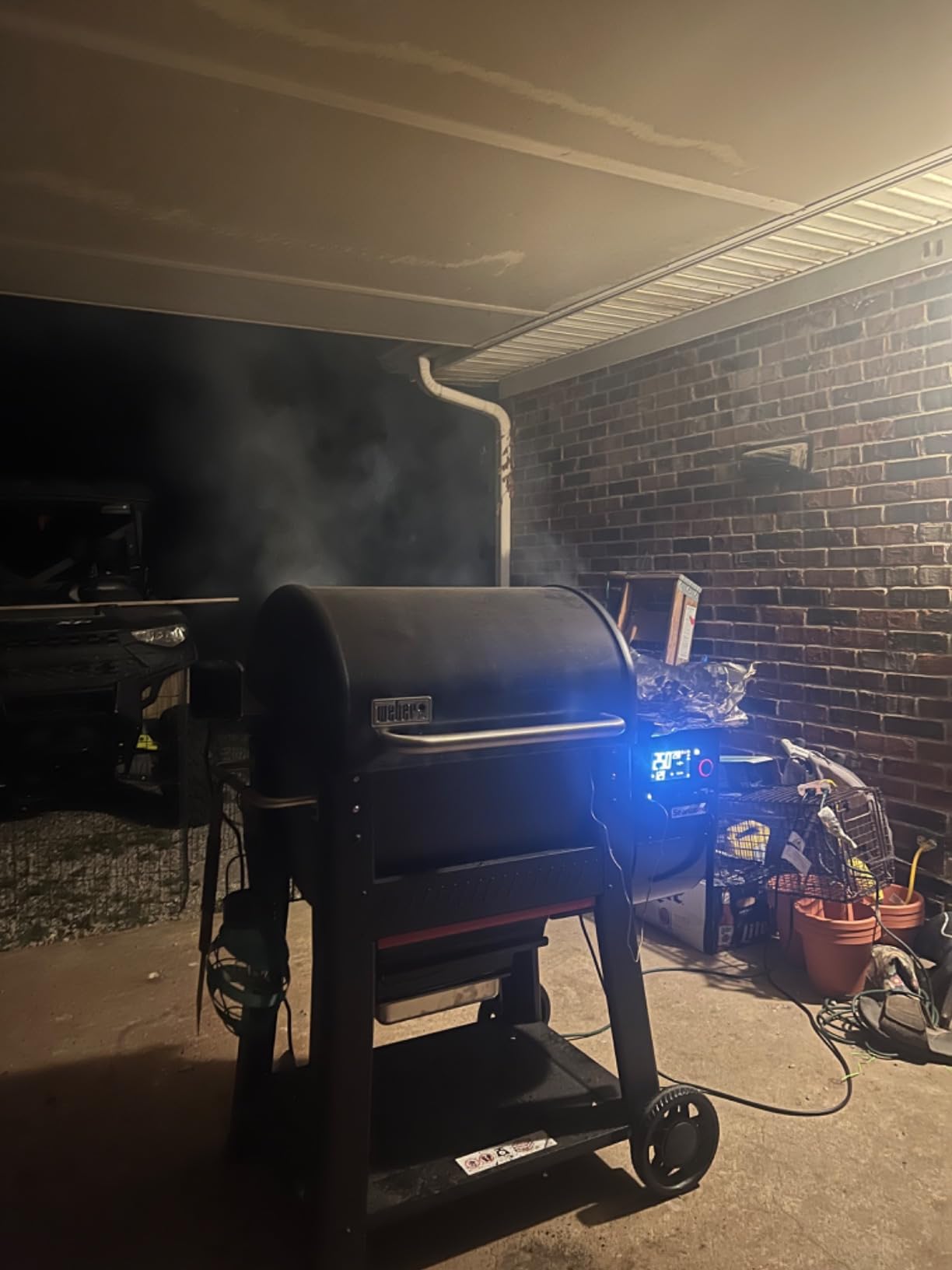 Weber Searwood 600 Wood Pellet Smoker Grill - Wi-Fi & Bluetooth-Enabled Outdoor Grill for Smoking, Searing, Rapid React PID & Cooking up to 600°F, Black customer photo 1