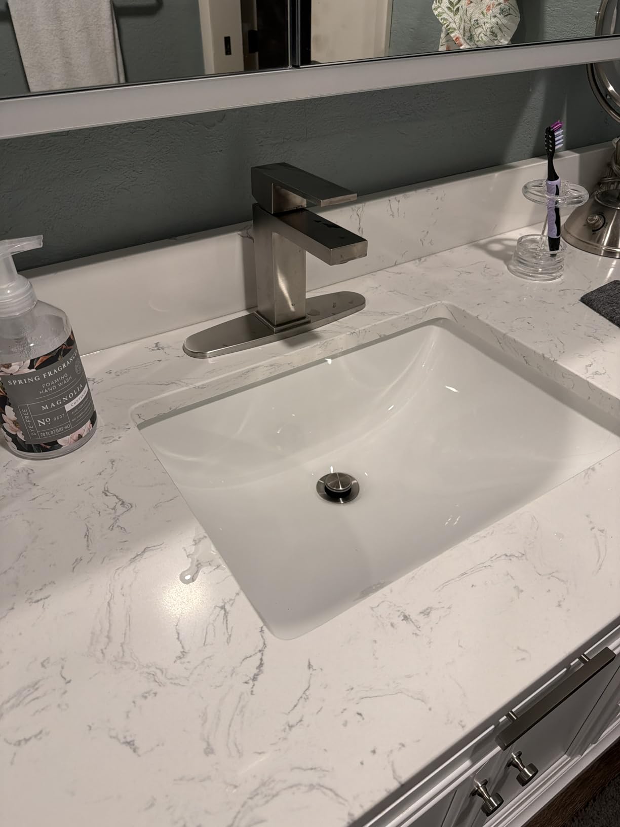 Delta Modern Brushed Nickel Bathroom Faucet 1 Hole, Single Hole Bathroom Sink Faucet for Vanity, Metal Push-Pop Drain Assembly, Stainless 567LF-SSPP customer photo 1